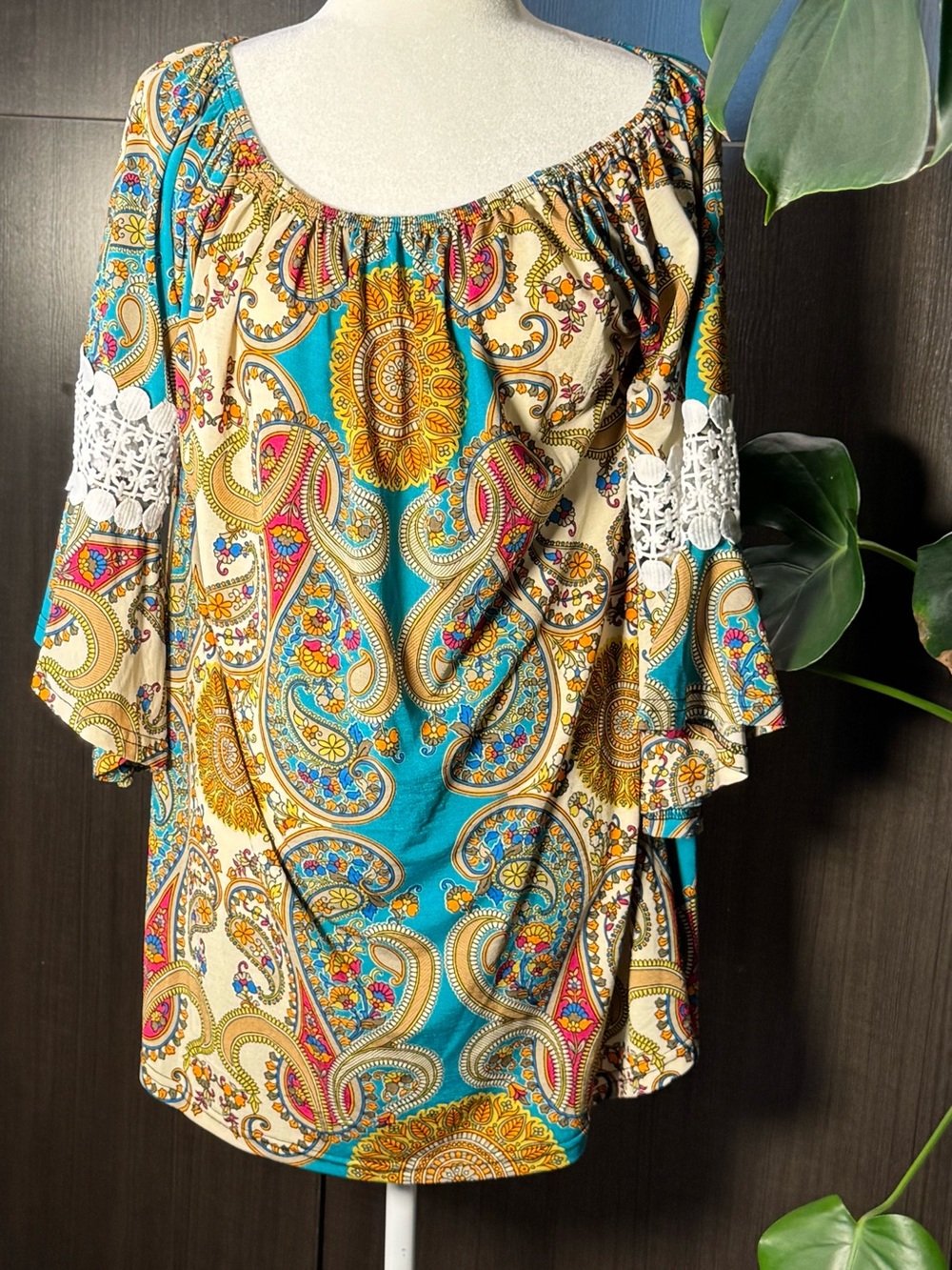 WinWin Teal & Cream Paisley Off-Shoulder Tunic with Crochet Sleeves